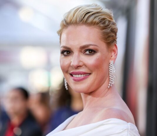HOLLYWOOD, CA - APRIL 18: Actor Katherine Heigl attends the premiere of Warner Bros. Pictures'