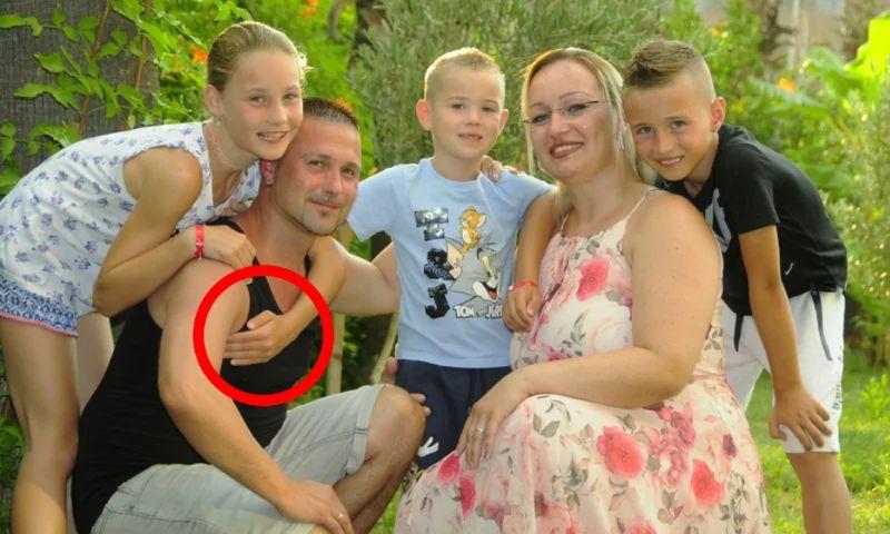 Wife Files For Divorce After Noticing Something In The Photo Can You Spot Why