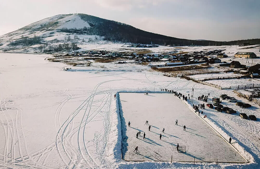 Rural Ice Hockey @t_a.r_o / Instagram.com