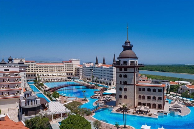 https://ezzin.com/wp-content/uploads/2025/01/hotels12.jpg