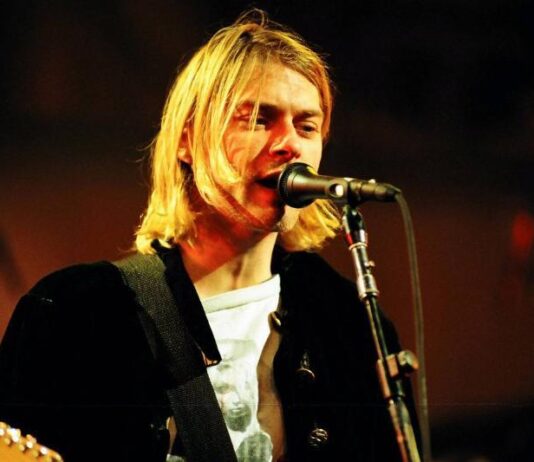 MTV Live and Loud: Nirvana Performs Live - December 1993