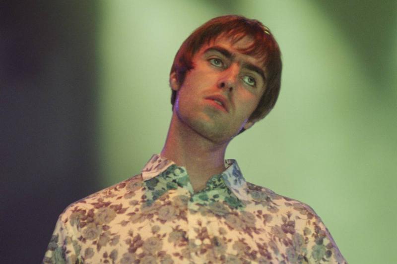 Oasis Live At Earls Court
